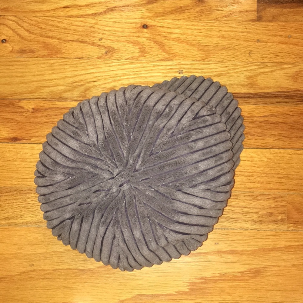 Fuzzy gray hat - Picture 3 of 4